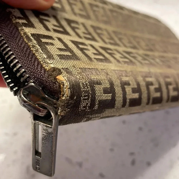 Fendi authentic canvas wallet - Picture 10 of 16